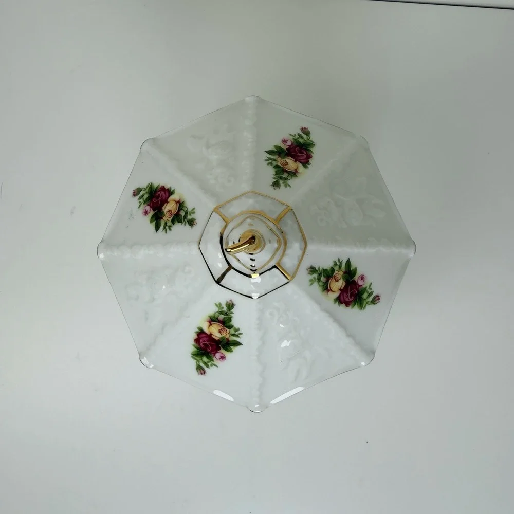 Royal Albert Old Country Roses Sleeping Beauty Musical Carousel Music Box Works